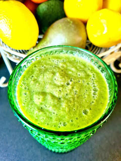 A picture of Apple & Mango Smoothie 🥭 🍏.