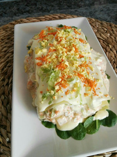 Una foto de Lasaña fría vegetal con mayonesa de mango