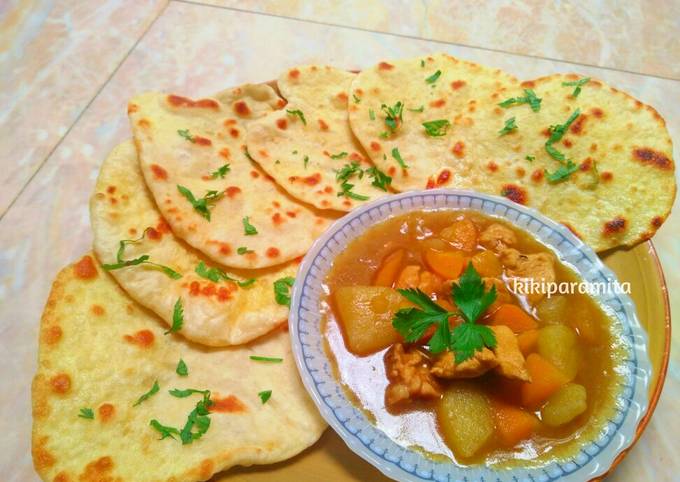 Kari Ayam & Roti Nan (Chicken Curry & Nan Bread)