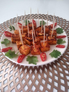 A picture of Grilled Paneer tikka.