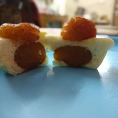 A picture of Gulabjamun cupcakes.
