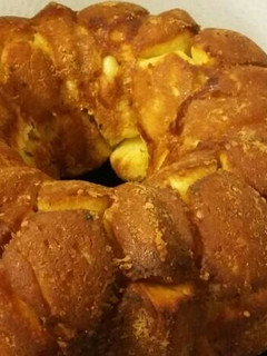 A picture of Easy Garlic Butter Monkey Bread.