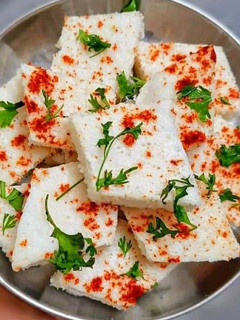 ઈન્સ્ટન્ટ ખાટા ઢોકળા (Instant Khata Dhokla Recipe In Gujarati) રેસીપી મુખ્ય ફોટો