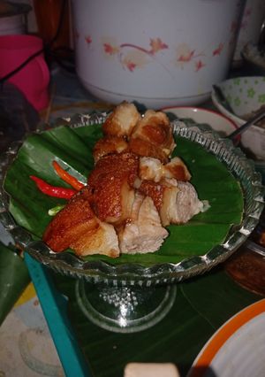 รูปของ หมู3ชั้นหมักเบียร์กับแจ่ว