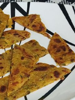 मेथी आलू पराठा बाइट्स (methi aloo paratha bites recipe in Hindi) रेसिपी मुख्य फोटो