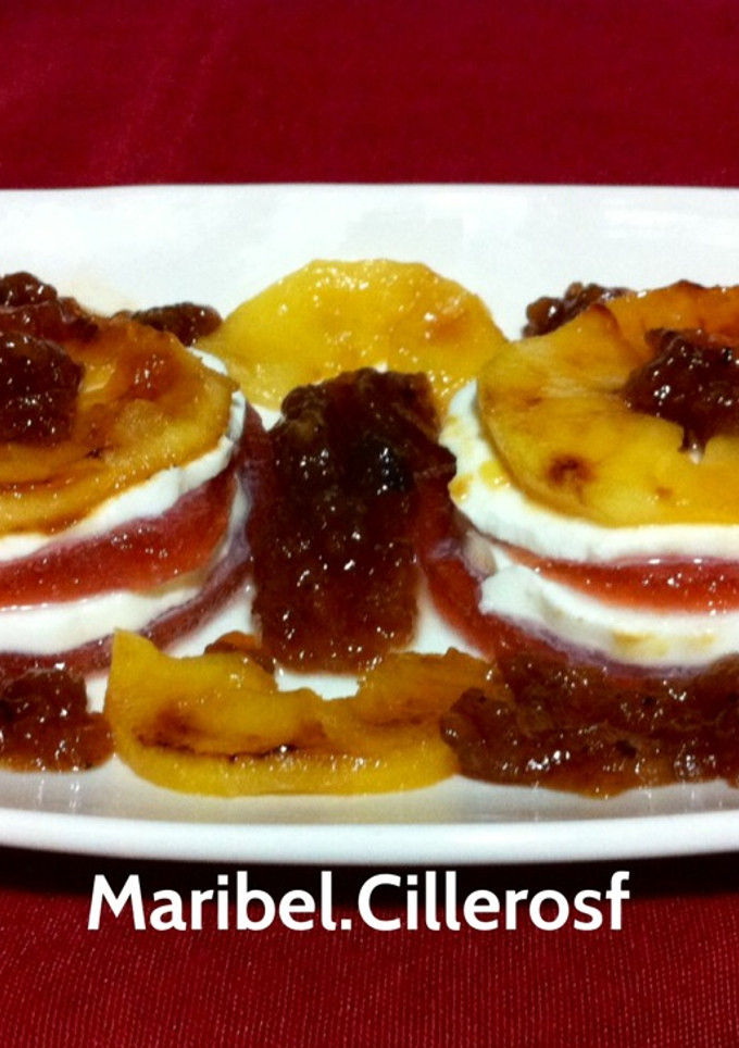 Una foto de Milhojas de membrillo, queso fresco y manzana
