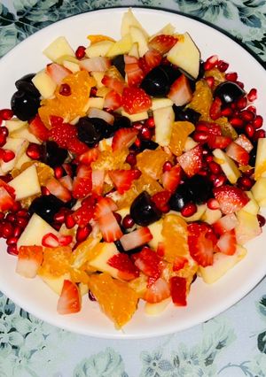 A picture of Mix fresh fruit bowl.