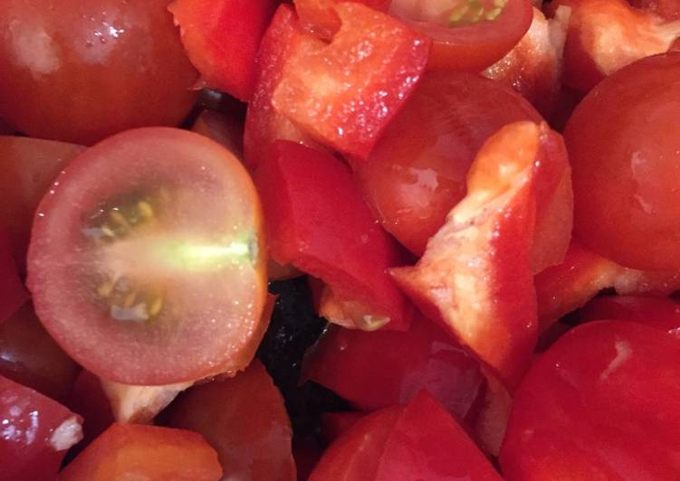 Comment Préparer Les Salade de tomates cerises et poivron rouge 🍅🌶