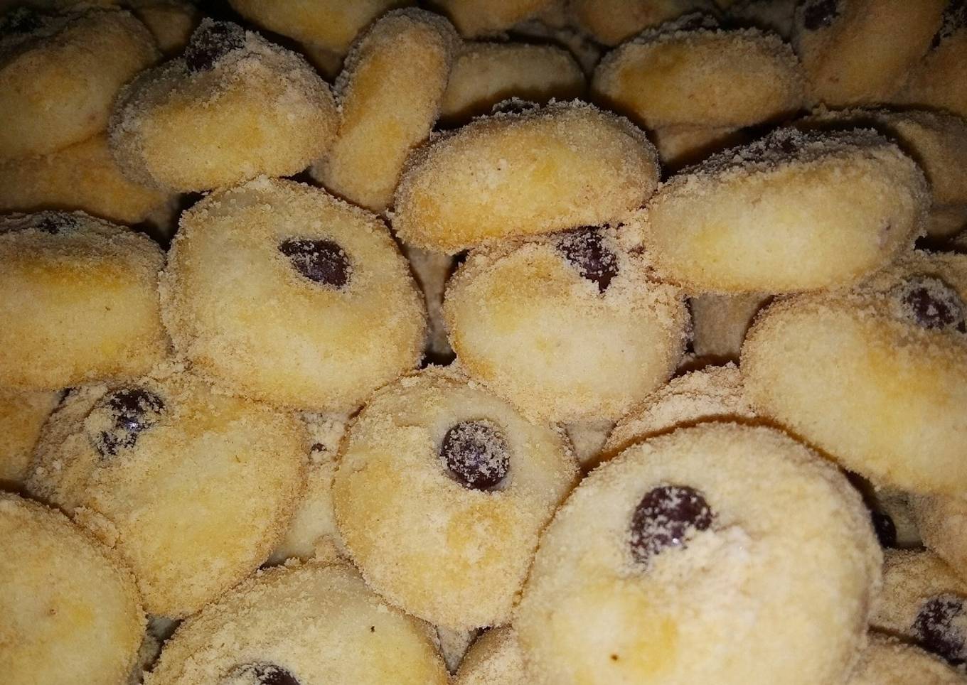 Kue minyak (kami menyebutnya kue Bimoli)...