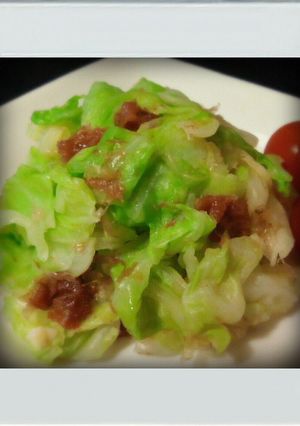 A picture of ■Easy Side Dish■ Umeboshi and Bonito Flake Cabbage for Large Batches.