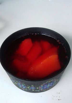 Una foto de Postre de gelatina y frutas