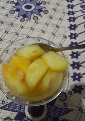 عکسی از دستور کمپوت سیب قرمز