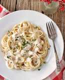 Fideos en salsa bechamel
