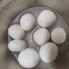 Sweet and spongy rasgulla A picture of Sweet and spongy rasgulla.