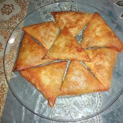 A picture of Qeema ke samosay.