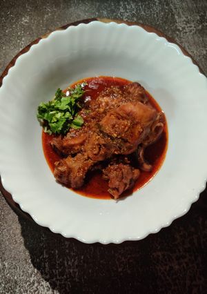 A picture of Cinnamon Chicken.