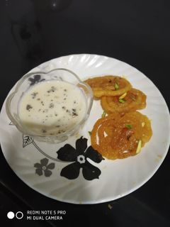 જલેબી રબડી (Jalebi Rabdi recipe in gujrati) રેસીપી મુખ્ય ફોટો