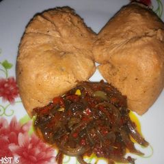A picture of Moimoi with Pepper sauce.