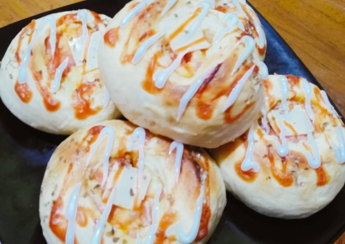 Roti isi daging burger dan keju