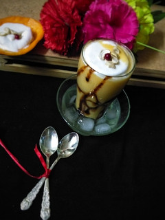 आइसक्रीम शेक (ice cream shake recipe in Hindi) रेसिपी मुख्य फोटो