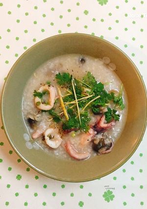 Hình của món Cháo Nấm Mực Lá.