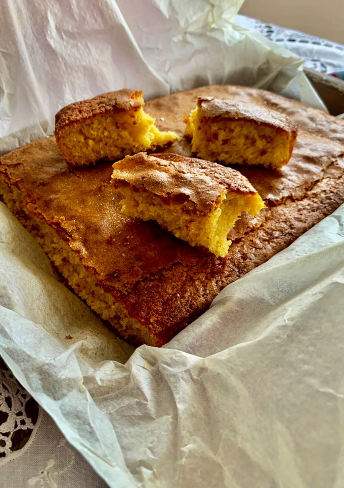 Una foto de Bizcocho de yogur con limón y canela ¡receta de Carmen 👧🏼🧡