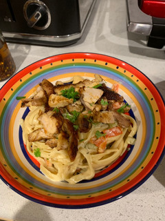 A picture of Creamy chicken pasta.