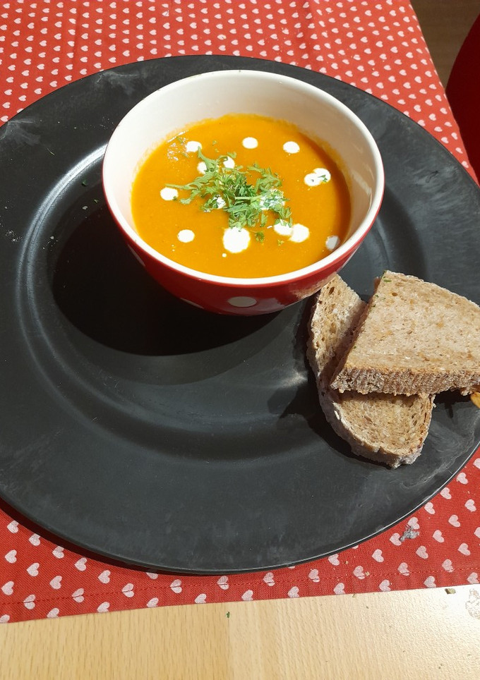 A picture of More soup: parsnip and tomato soup (vegan).