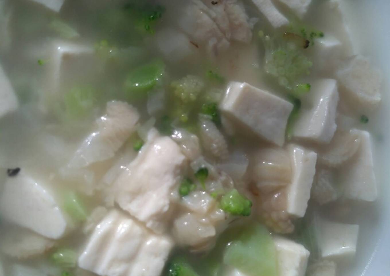 MPASI 9M+ : Sop Ceker Ayam Brokoli Tahu
