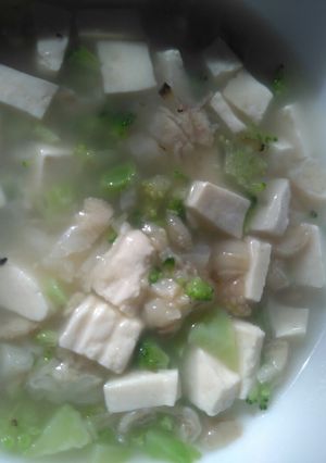 Foto resep MPASI 9M+ : Sop Ceker Ayam Brokoli Tahu