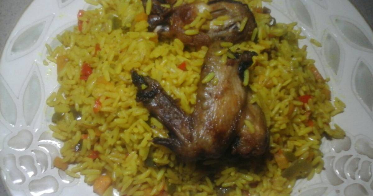 Fried rice& chicken wings...Abujamoms Recipe by elojays_kitchen Cookpad
