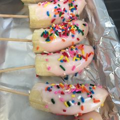 A picture of Frozen Banana pops.