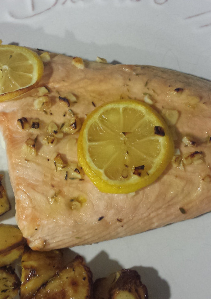 Una foto de Salmón al horno