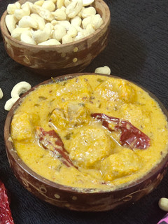 शाही राजस्थानी गट्टे की सब्जी (shahi rajasthani gatte ki sabzi recipe in hindi) रेसिपी मुख्य फोटो