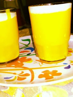 ম্যাঙ্গো মিল্কশেক (Mango milkshake recipe in Bengali) রেসিপির প্রধান ছবি