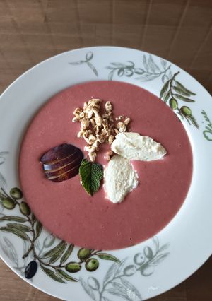 Szilvakrémleves túrógaluskával recept fotója