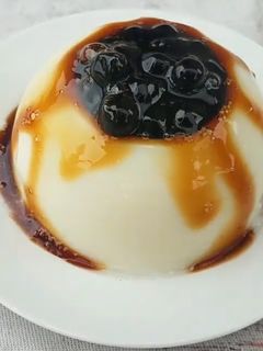 Hình của món Tàu hủ trân châu đường đen.