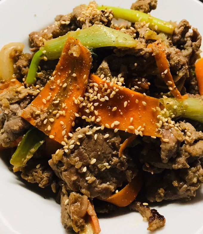Hình của món Bò xào rau củ kiểu Hàn.