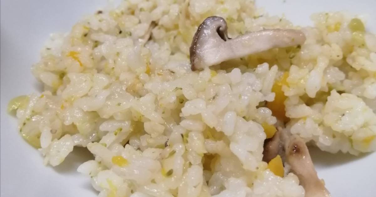 Yung Yung 發表的花椰菜南瓜菇燉飯 電子鍋版 食譜 Cookpad