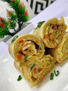 A picture of Classic Crepe Egg roll.