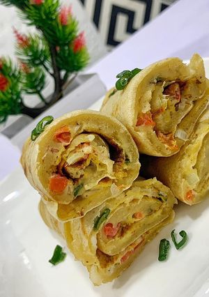 A picture of Classic Crepe Egg roll.