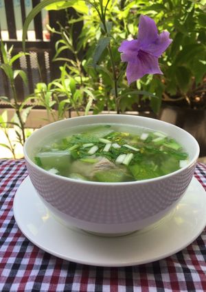 Hình của món Canh bí nấu sườn.