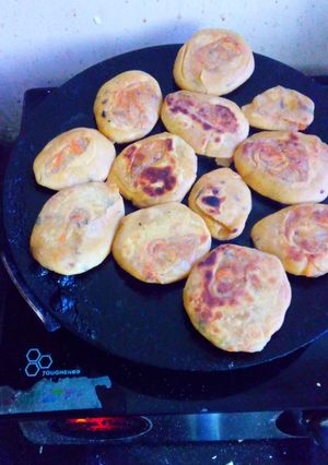 A picture of Potato paratha roll.