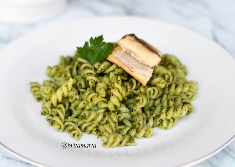 Langkah Mudah untuk Membuat Fusilli with Spinach Pesto #MenuSehatAnak yang Enak