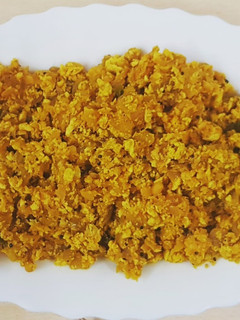 தர்பூசணி தோல் முட்டை பொரியல் (Tharboosani thol muttai poriyal recipe in tamil) செய்முறை முக்கிய புகைப்படம்