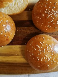 A házi hamburger zsemlénk recept fotója