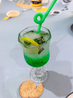 A picture of Moctail.