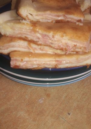 Una foto de Torta de jamón y queso, masa licuada