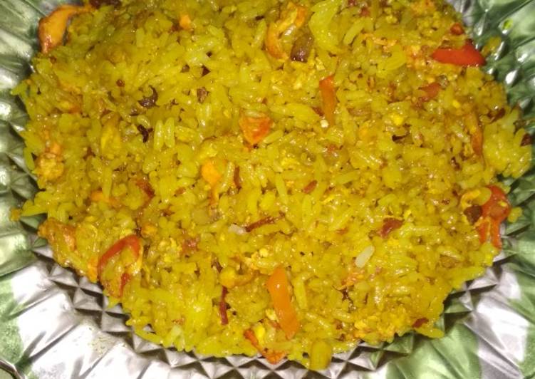 Resep: Makan di DimeNasi goreng kuning + kornet