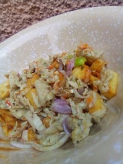 Soyayyen dankali da kwai ainihin hoton girkin